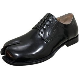 Mode heren casual platte schoenen met gespleten neus Microfibric Designer Man Casual schoenen Veterschoenen Mannelijke Tabi-schoenen Herenschoenen