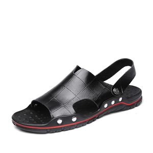 Sandalias de moda para hombre Zapatillas de deporte de llegada Zapatos de playa de arena transpirables y ligeros Lady Gentlemen Soft Bottom