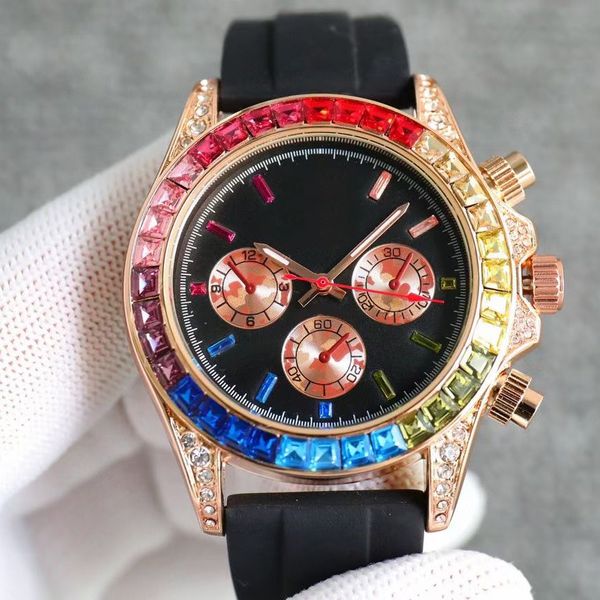 Reloj de moda para hombre Reloj con movimiento de cuarzo Reloj de seis manecillas Esfera de diamantes arcoíris Correa de caucho negra Diseño de vidrio reforzado con minerales Reloj cronógrafo con esfera