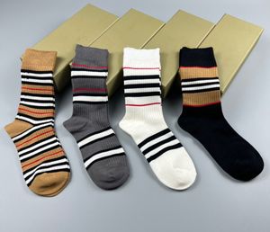 Mode hommes chaussettes classique noir blanc gris femmes hommes top qualité lettre respirant coton sport cheville chaussette élastique Football Football course chaussette