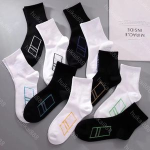 Fashion Men Socks Women Designer Classic Ankle Letters Ademend zwart -witte voetbal basketbal sportsokken Groothandel kerstcadeau