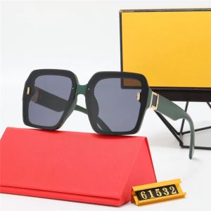 Moda Hombres Gafas de sol Gafas de playa Gafas de sol Gafas de sol de diseño de montura completa para mujer con caja Anteojos gratis