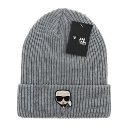 Mode mannen Winter Gebreide muts Echte Bontmuts Vrouwen Dikker Mutsen Wasbeer Pompoms Warm houden Meisje Caps snapback pompon beanie Hoeden Bloemen elastische cap as1