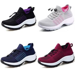 Fashion Men Femmes Breatte Chaussures de course Purple Bleu vert rose Soft Sole Runner Sports Sneakers Gai 118