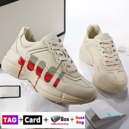 Mode hommes Femmes Rhyton Casual Chaussures Chunky Cuir Sneaker Tennis Rouge Imprimé paillettes arc-en-ciel imprimé Hommes Baskets interlock Strawberry cat Womans 3333