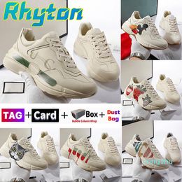 Mode hommes Femmes Rhyton Casual Chaussures Chunky Cuir Sneaker Tennis Rouge Imprimé paillettes arc-en-ciel imprimé Hommes Baskets interlock Strawberry cat Womans 3