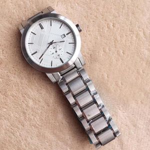 Fashion Men polshorloge 42 mm Britse stijl Quartz Chronograph Date Mens Watch Watches Silver roestvrijstalen armband White DI2750