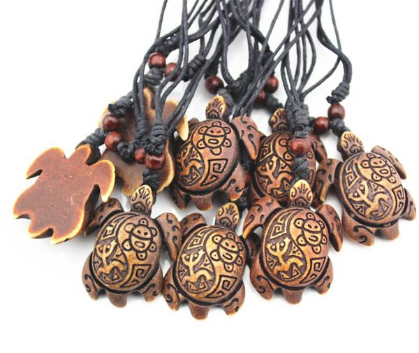 Fashion Men Yak Bone Pouiner sculpté Soleil Smiley Frog Surfeur Turtles Pendante Collier en bois Perles en bois Collier de corde réglable