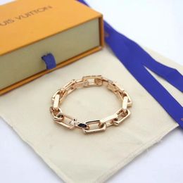 Fashion Mens and Charm Unisex Designer Bracelet Jewelry Womens Classic Cadena 2024 AA