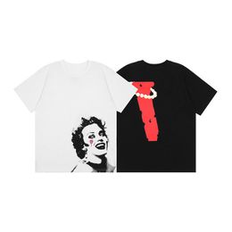 Fashion Mens Designer T-shirt Couple de luxe Modèle de personnage de haute qualité imprimement à manches courtes manche rond Style hip hop t-shirt noir blanc