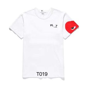 Mode Mens Play T-shirt Designer Red Heart Shirt Commes Casual Femmes Chemises Des Badge Garcons Haute Quanlity TShirts Coton Broderie Top e7