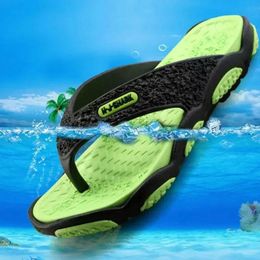 Fashion Mens Slippers Sandals légers Summer Casual Flip Flops 240420
