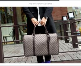Modeheren Reistassen Dames Luxurys Designers Duffels Bag Grote capaciteit Rollende zachte randen Pakje Duffel Purse met schouderband 118
