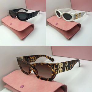 Fashion MIU Diseñador Marco ovalado Gafas de sol Antiadiación UV400 Personalidad Gafas retro para hombres Grado de placa Alto valor