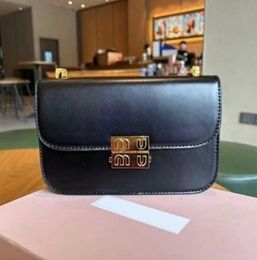 Moda Miu mini bolsa de ombro preta de luxo designer masculina bolsa de couro genuíno miui pochette envelope bolsa de mão bolsa de mão A moda combina com tudo