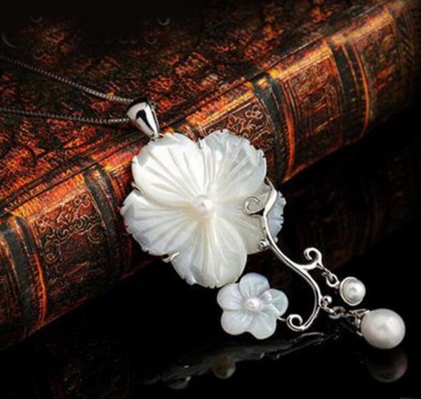 Fashion Mère de l'ormeau de perle Fleur de coquille blanche sculptée Collier pendentif long 3691111
