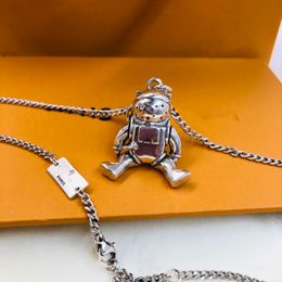 Fashion Ketting 3D Stereo Kan worden gedraaid Astronaut Ruimte Robot Brief Mode Zilveren Metalen Taille Ketting Hanger Accessoires Met Doos