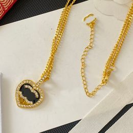 Collier de mode ras du cou plaqué or 18 carats pendentif en argent cuivre femmes colliers de créateurs marque chaînes de lettres cristal perle bijoux de mariage cadeaux d'amour