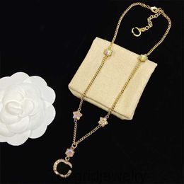 Collier de mode Bracelets de créateurs bijoux Luxury Pendant le pendentif Chaîne de cadeaux Gold Plate Diamond Colliers pour femmes
