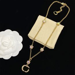 Mode kettingontwerper armbanden sieraden luxe hanger bruiloft giftketen gouden plaat diamanten kettingen voor vrouwen