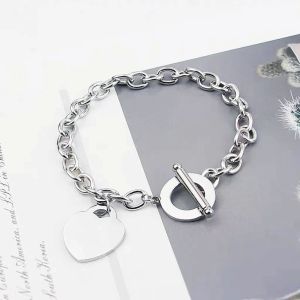 Mode ketting designer hartvormige hanger ketting Kerstcadeau roestvrijstalen ketting zilveren armband ketting set originele klassieke armband sieraden