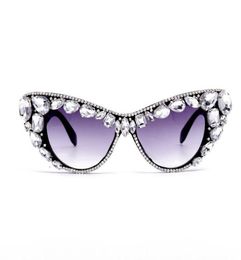 Fashion New Cat Eye Diamond Sunglasses Femme Designer Hinaistones Colore Lunettes de soleil Retro Eyewear Shades UV4008353830