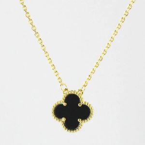 Fashion New Clover Flowers Collier Pendant Pearl Mother Motle en acier inoxydable Foume Gold Girl Valentin Fête de la Mère