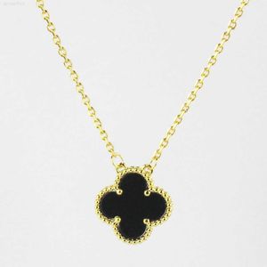 Fashion New Clover Flowers Collier Pendant Pearl Mother Mother Steelless En acier inoxydable 18K Femmes Girl Valentin Day Mothers Day Fay