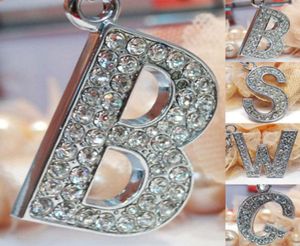 Mode Nieuwe Crystal Rhinestones Alfabet Keyring Initiële letter Ring Ring Chain Unisex Keychain 26 Letters100812222