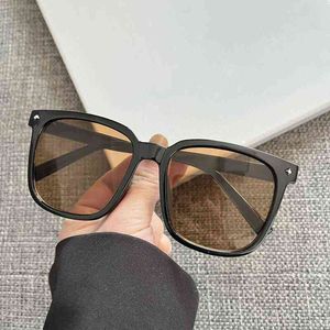 Moda nueva diseñadora versión coreana tendencia espejo de tinta simple té color premium Sense Protección ultravioleta Sunsco de moda Fashion Sun Eyewear