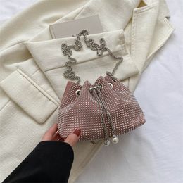 Mode Nieuwe Koreaanse versie met heldere diamanten cross-body chain bucket bag