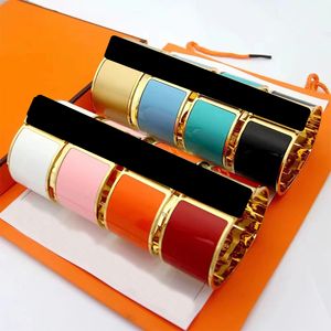 Mode Nieuwe Mannen en Vrouwen Paar Manchet Armband Merk Klassieke gouden 33mm Ultra Brede Armband Ontwerper Hoge Kwaliteit Roestvrij stalen Bangle Sieraden Gift