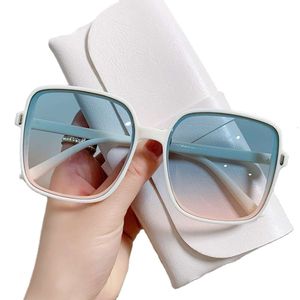 Fashion Nouvelle lunettes de soleil pour femmes surdimensionnées surdimension