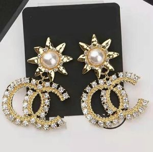 Moda Nuevo pendientes populares de perlas Pendientes de borla larga Pendientes hermosos de lujo Pendientes de joyas de boda para mujeres Regalo de alta calidad