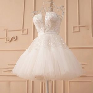 Mode Nouvelle Robe De Mariée Courte Pour Femme Col En Coeur Mini Tulle Fête De Mariée Cultive Paillettes Perles Au-dessus Du Genou A-ligne Robes De Novia