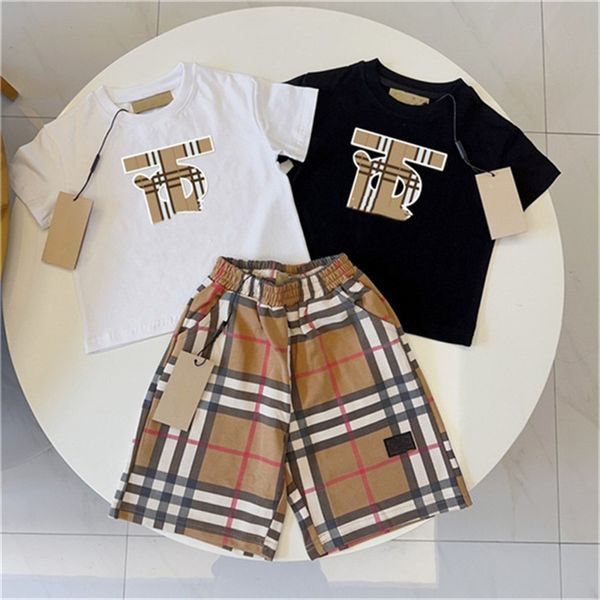 Fashion New Summer Clothing Set Designer Marca de algodón de algodón de manga corta Conjunto de ropa de bebé para niños