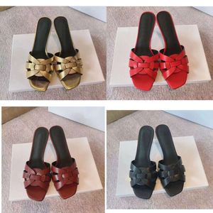 Les chaussures de pantoufles à talons hauts de la mode de la mode glissent dans une variété de couleurs.Sandales épaisses lisses d'été Sandales grandes 35-42 Qualité d'origine