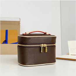 Fashion Nice Leather Cosmetic Bag Women's Mini Zipper Sac à main sans 14 10 2 8 5cm M44936283M