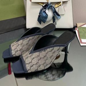 Fashion Open Toe Designer Sandals Femmes 7,5 cm High Talon High Splicing Mesh Crystal Decorative Square Shoe witt