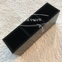 Caja de organización de moda 3 rejillas Soporte de lápices labiales de almacenamiento de acrílico negro Estuche de almacenamiento de pinceles de maquillaje Organizador de joyas Con embalaje blanco