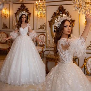 Moda plumas de avestruz una línea vestidos de novia pura joya cuello manga larga encaje vestido de novia ilusión vestidos de novia