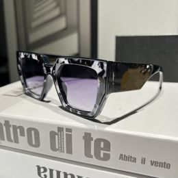 Moda al aire libre Marco grande Gafas de sol Hombres Mujeres Evidencia millonaria Gafas deportivas de gran tamaño Venta al por mayor Gafas de sol de playa Coloridas UV400 Eyewear8391