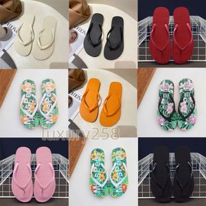 Fashion Outdoor Slippers Platform Designer Sandals Classic Pinched Beach Alphabet Print Flip Flops Summer Flat Casual Shoes G 46