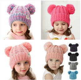 Mode ouder-kind caps schattige baby baby pompon winter hoed dubbele bont bal hoed moeder kinderen warm gebreide hoed pasgeboren muts cap 1-9 jaar