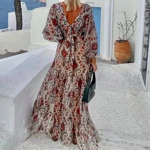 Modélisation de mode imprimer des vacances plage dres printemps v cou de manche longue boho maxi robe été laceup backless robes 240426