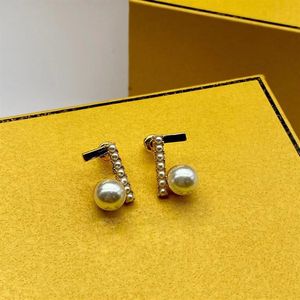 Mode Perle Oreille Stud Pour Femmes De Luxe Charme Boucles D'oreilles Plaqué Or 18 Carats F Diamant Oreille Goujons Marque Designer Bijoux Lady Elegan253v