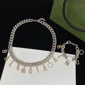 Mode hanger ketting armband pak ontwerper kettingen stenen letters ontwerp voor heren dames Jewelry2367