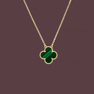 Bijoux élégant à 4 fleurs de pendentif pour femmes