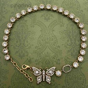 Cachuelas de moda New Butterfly llena de collares de colgantes de diamantes Caminos de joyería de diseño y collares con caja