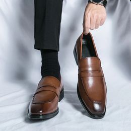 Fashion Penny Loafers de cuero zapatos de cuero Slip Slip On Dress Traje de negocios Boda de fiesta informal para el hombre 240407